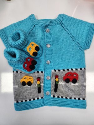 ARABA MOTİFLİ YELEK-PATİK SETİ 0-6 AY